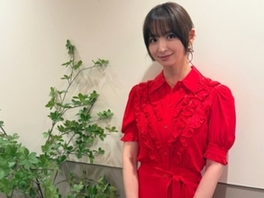 「子供達と顔の大きさ同じ」篠田麻里子、圧倒的小顔が話題に！ 「やっぱり麻里子様の顔の小ささ異常」