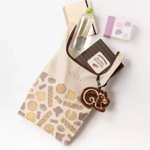 「「クルミッ子 切り落とし」2個買いOK！ 鎌倉紅谷のスイーツファン必携、新エコバッグが優秀すぎる」の画像