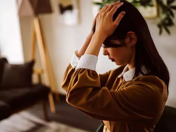 「親との金銭感覚の違いや出費の管理でストレス…」27歳女性、年収60万円。貯金200万円でも30歳で出たい理由