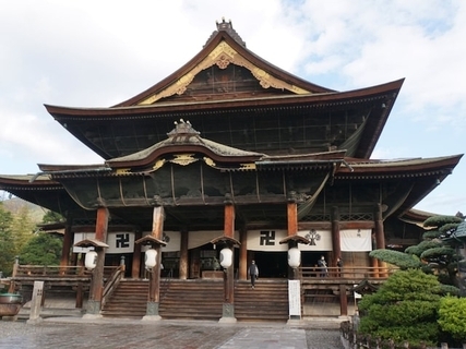 春に行きたいと思う「長野県の旅行先」ランキング！ 2位「善光寺」を抑えた1位は？【2026年調査】