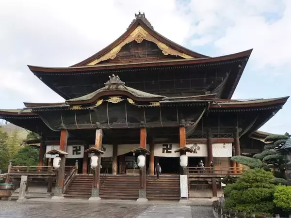 春に行きたいと思う「長野県の旅行先」ランキング！ 2位「善光寺」を抑えた1位は？【2026年調査】
