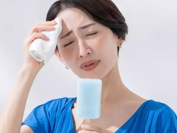 冷たいものを食べて頭がキーン！ アイスクリーム頭痛と「脳卒中」、関連する可能性は？【医師が回答】