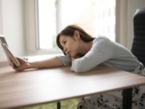 「50歳までには一人暮らしをしてみたい」41歳女性、年収420万円、実家暮らしの生活事情