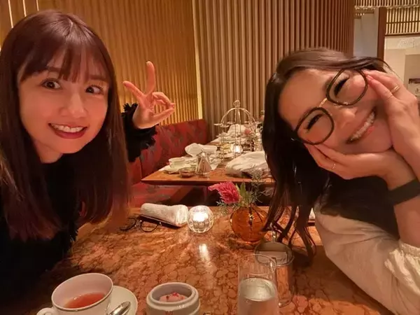 小倉優子、ギャル曽根との2ショットを公開「面白いトークに爆笑しています」