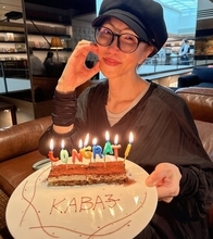 小川菜摘、KABA.ちゃんの誕生日を少し遅れてお祝い「お互い身体に気をつけてまた一年を過ごそうね」