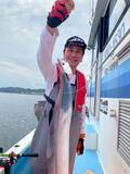 「川崎麻世「人生初の太刀魚釣れた」妻と船釣りへ「俺は6匹！！花音は太刀魚18匹」」の画像1