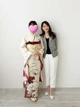 細川直美、次女の成人式前撮りを報告「私が成人式で着た振袖と自分で選んだ振袖の2着」