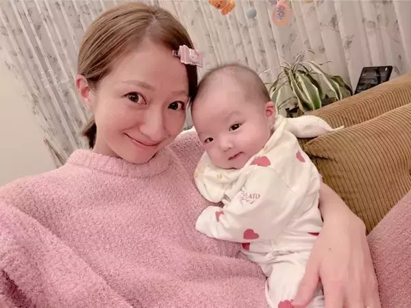 辻希美、次女の成長に喜びを報告「最近声出して笑うようになってきたよ」