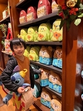 川崎希、念願のアウラニ・ディズニーで限定グッズを衝動買い「円安で換算するのが恐ろしい」