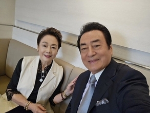 高橋英樹、帝国ホテルで豪華ランチデート「今日は珍しくエスカルゴをオーダー」