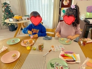 小倉優子、子ども達と菓子作りをした様子を公開「子ども達がアイシングをしました！」
