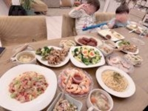 辻希美、息子2人の散髪を報告「2人してママカットでいいと言い…」