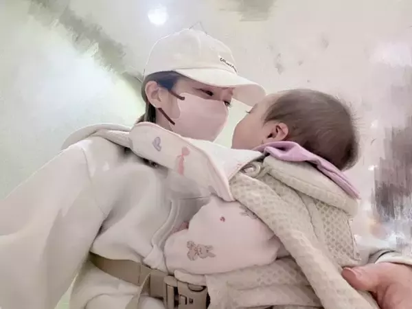 辻希美、次女が体調不良になり病院へ「ぐずぐずでずっと抱っこで夜を過ごし」