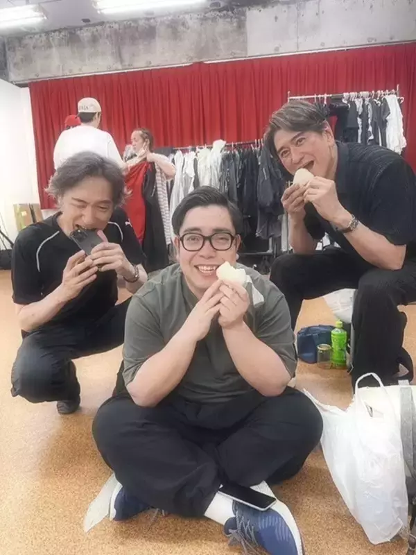 川崎麻世、稽古に持参した妻の手作りおにぎりを公開「愛情は感じてます」