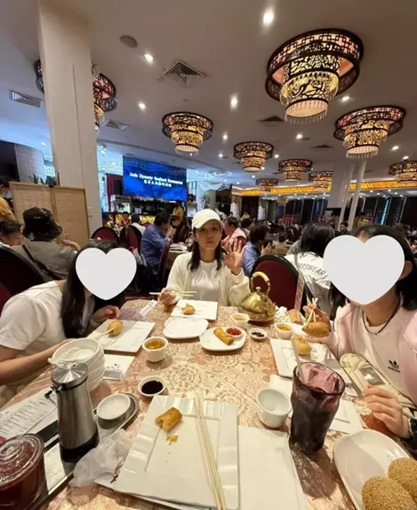 花田虎上、家族とハワイ旅行に行き定番の店で食事「ハワイに来ると必ず来る飲茶のお店」