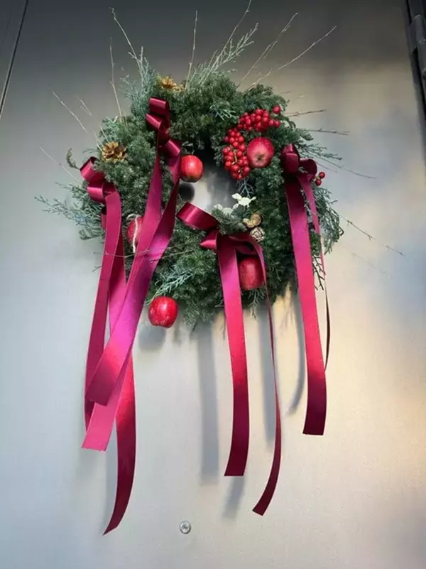 堀ちえみ、オーダーメイドのクリスマスリースを公開「世界にひとつだけのリース！」