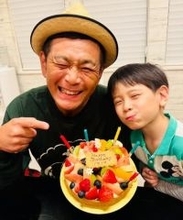 ココリコ・遠藤の妻、53歳の誕生日を迎えた夫を祝福「おめでとう」「素敵な1年になりますように」の声