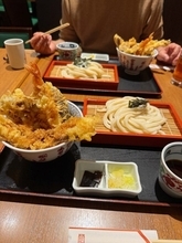 細川直美、夫と外食で堪能したメニュー「私のリクエストで盛り盛りの天丼です」