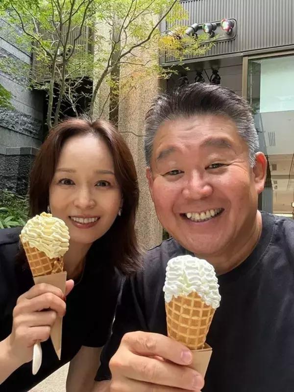 花田虎上、妻と麻布台ヒルズでデザート堪能「ランチのあとぶらぶら」