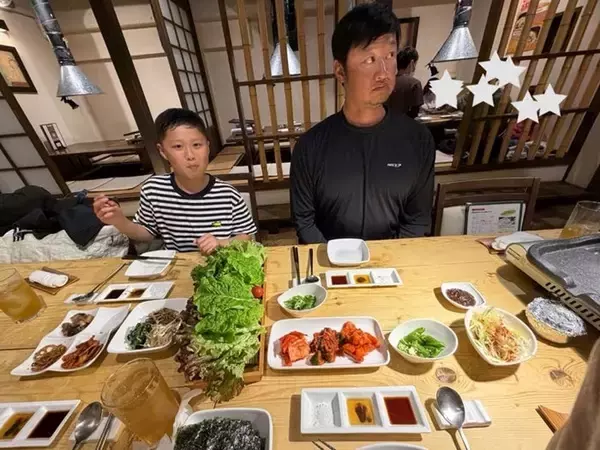 小原正子、夫・マック鈴木におねだりして家族で外食「あーー幸せ あーー美味し」