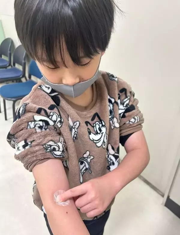 ココリコ遠藤の妻、次男の術前検査を報告「大人しくして頑張ってたー！」