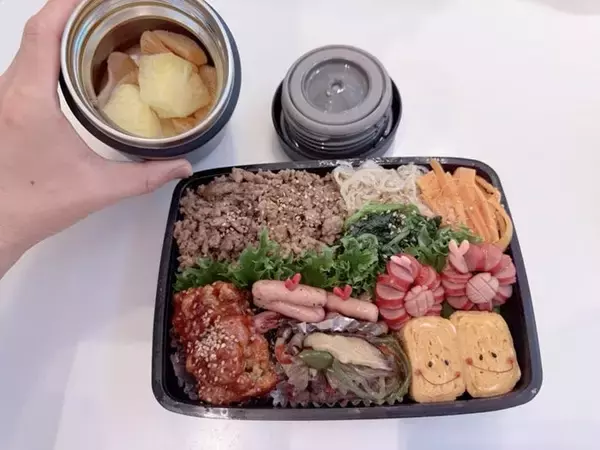 辻希美、息子への手作り弁当を公開「今日は韓国弁当にしてみた」