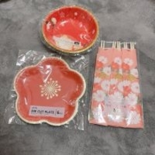 「デザインが可愛いから映える」『セリア』で購入した正月用品を公開「洗い物したくないもんね」