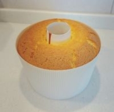 小倉優子、花割れしないシフォンケーキを公開「美味しそう」「綺麗」の声