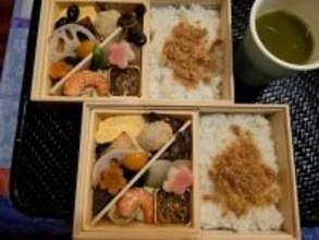 高橋英樹、老舗料亭『菊乃井』の弁当を絶賛「バランスのとれた美味しい弁当」