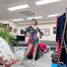 小柳ルミ子、35年前の衣装を着用した姿を公開「スタイル抜群」「全く変わらない美貌」の声