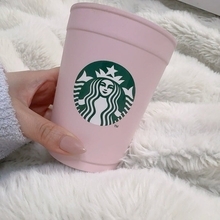 「やっぱ可愛くて」スタバで悩んだ3000円の購入品を紹介「買う価値あり」