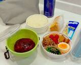 「小倉優子、息子たちの好物を入れた手作り弁当を公開「我が家の人気メニューみたいです」」の画像1