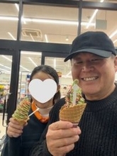 花田虎上、長女と不二家のソフトクリームを堪能「同じものを頼んでいました」