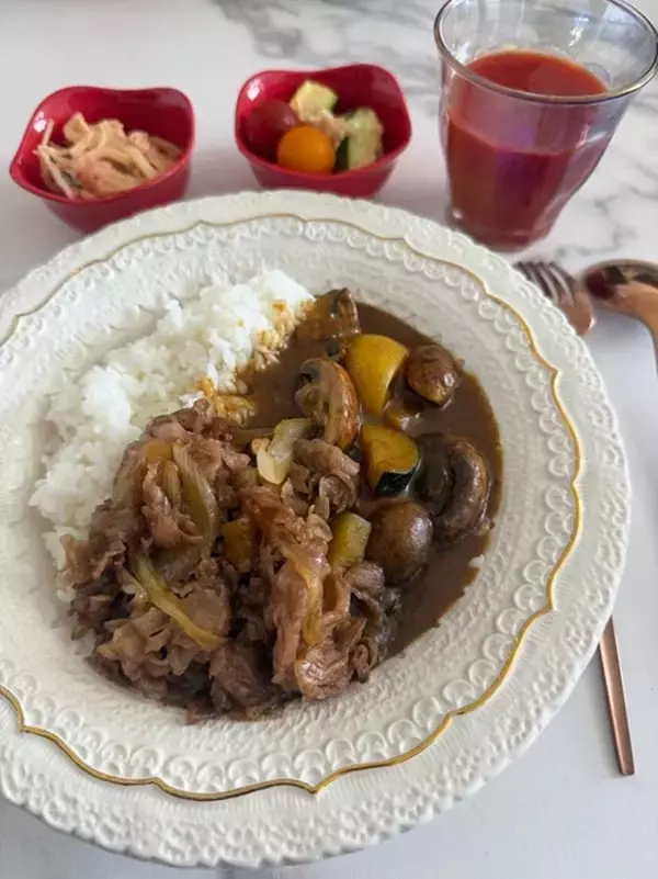 川崎麻世、妻が作ったA5ランク牛すき入りカレーを絶賛「味わったことがないくらい美味しい」