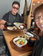 北斗晶、夫・佐々木健介と韓国料理ランチ「高速は大渋滞でした」
