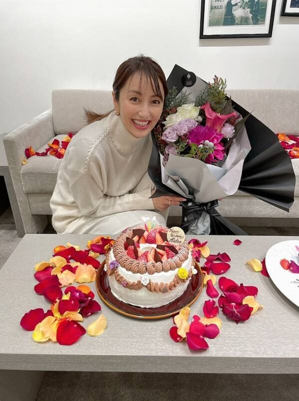 矢田亜希子 贅沢な誕生日ケーキに感激 1人で食べちゃいました 年12月28日 エキサイトニュース