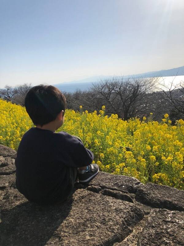 釈由美子 息子とお気に入りの場所でハイキング 春の景色を愛でました 21年2月12日 エキサイトニュース