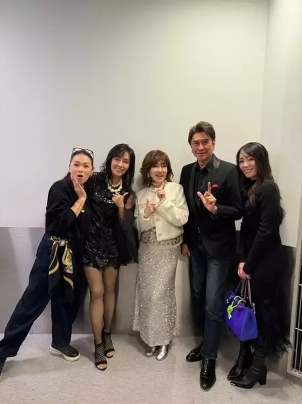 川崎麻世、早見優＆松本伊代らとの集合ショット公開「アイドル時代の仲間」