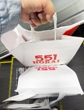 北斗晶、孫の大好物の品を土産に購入「ばーちゃんは、食べるもので孫を釣る」