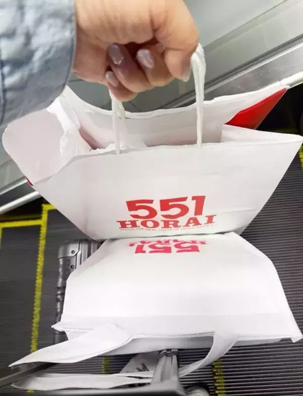 北斗晶、孫の大好物の品を土産に購入「ばーちゃんは、食べるもので孫を釣る」