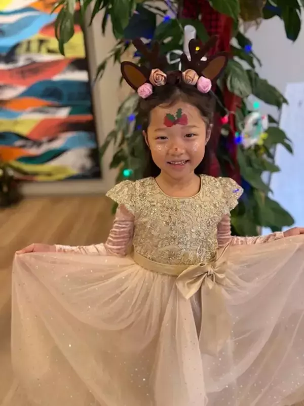 小原正子、トナカイ姿の娘を公開「真っ赤なお鼻のこうめちゃん～」