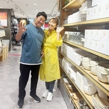 北斗晶、夫・佐々木健介と愛用するシューズを絶賛「軽くて幅が広くて外反母趾の私にピッタリ」