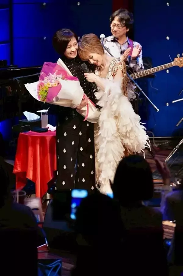 小柳ルミ子、誕生日ライブに駆けつけた長山洋子の涙に感激「とっても嬉しかったです」