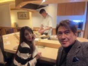 川崎麻世、妻と寿司ディナーへ「初めて俺達の結婚指輪のペアリングを着けて」