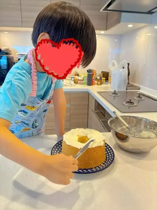 小倉優子、三男と手作りしたシフォンケーキ「凄く美味しかったです」