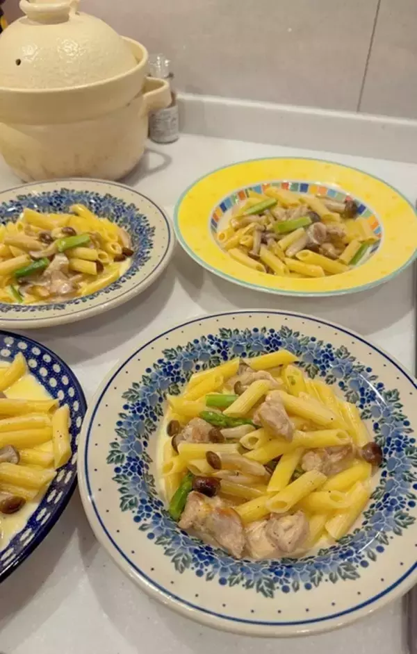 「小倉優子、次男と一緒に作った手料理を公開「『明日も食べたい！』と好評でした」」の画像