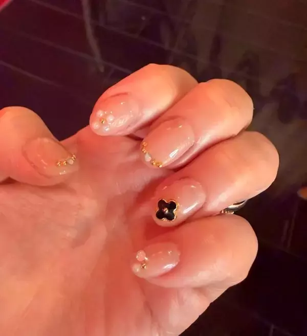 小原正子、入学式を前にネイルチェンジを報告「入学式っぽい？ネイル」