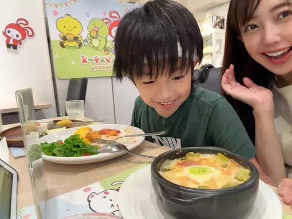 川崎希、期間限定カフェを満喫「こういうキャラメニュー大好き」