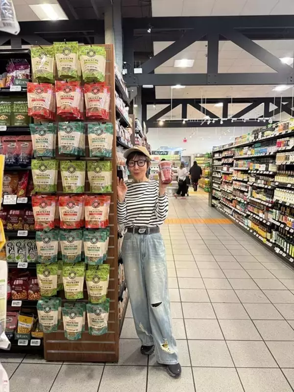 戸田恵子、LAで話題のスムージーを堪能「SNSでも大バズりしたという代物です！」