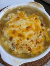 北斗晶、届いた大きな玉ねぎを使った手料理を公開「甘くて美味しかったよ～」